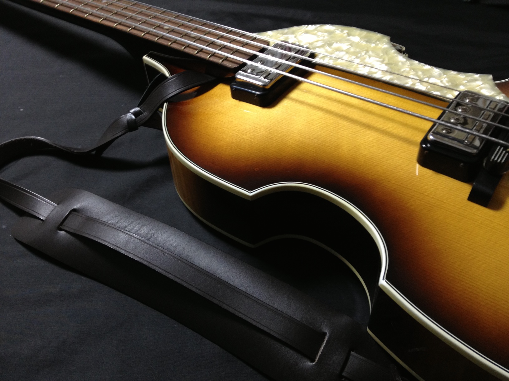 Hofner 500/1用ストラップ | Goldmine1969.com