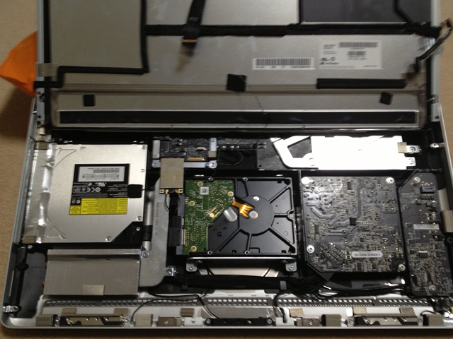 iMac (Mid 2010, 21.5 inch) 内蔵HDD交換、さらにSSD！ | Goldmine1969.com