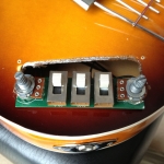 コンパネの化粧:Hofner Ignition Bass