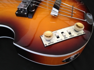 コンパネの化粧:Hofner Ignition Bass