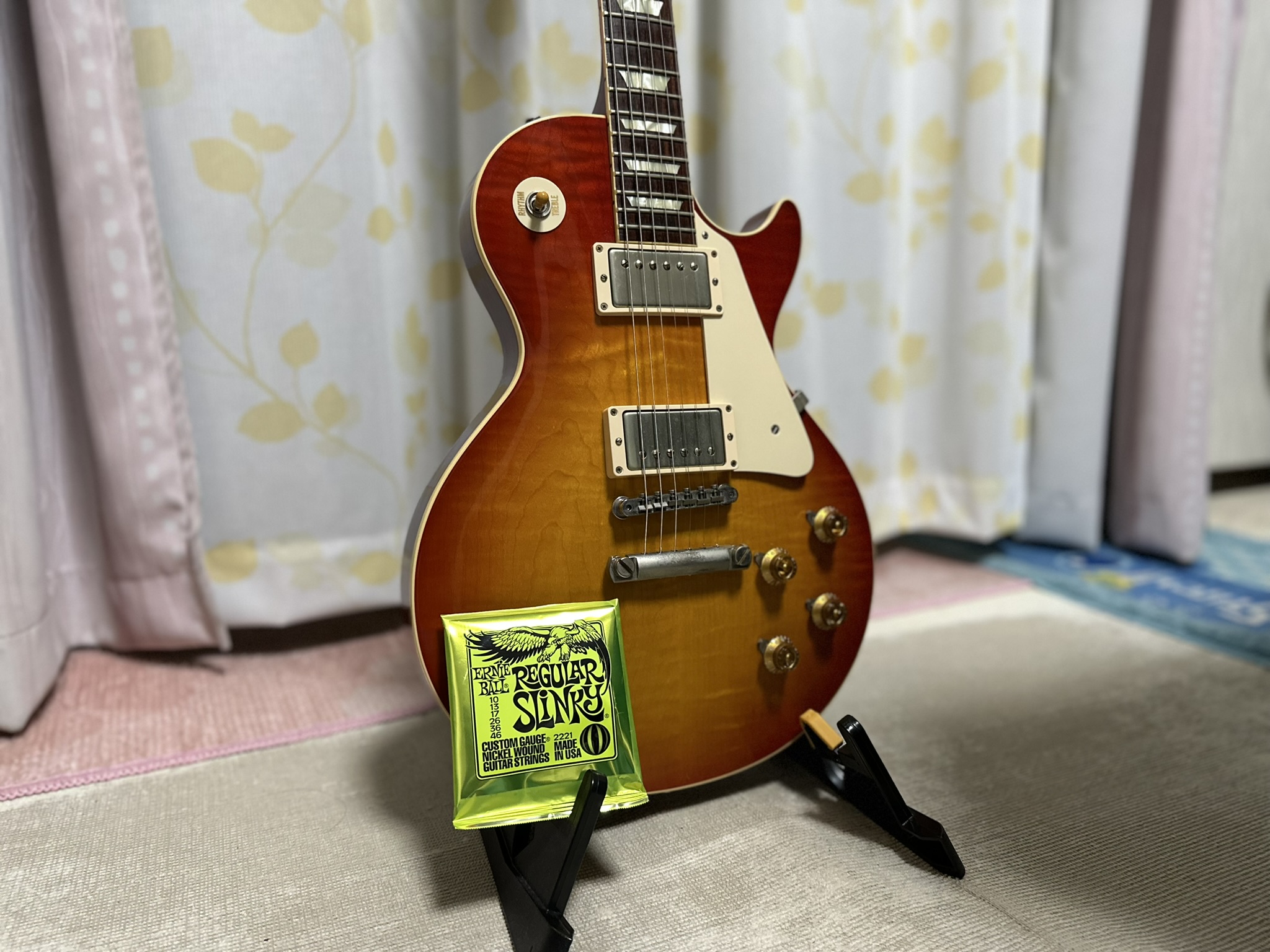 Epiphone Les Paul Standard 交換弦3セット付き Epiphone Les Paul Standard 交換弦3セット付き
